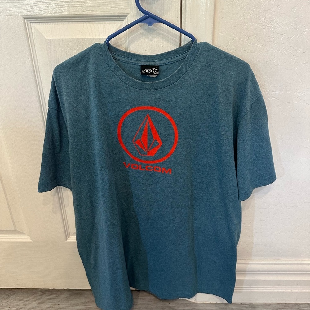 Volcom Men's Blue T-Shirt with Red Logo
